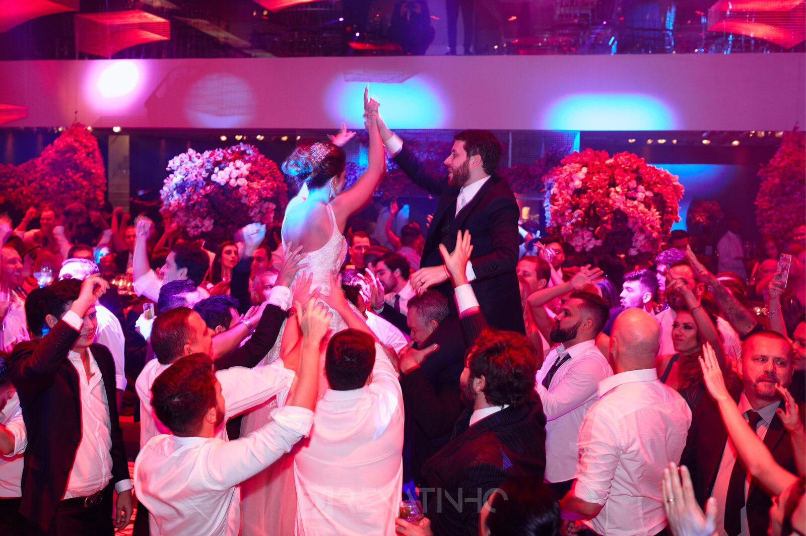 Casamento com projeção e efeitos especiais