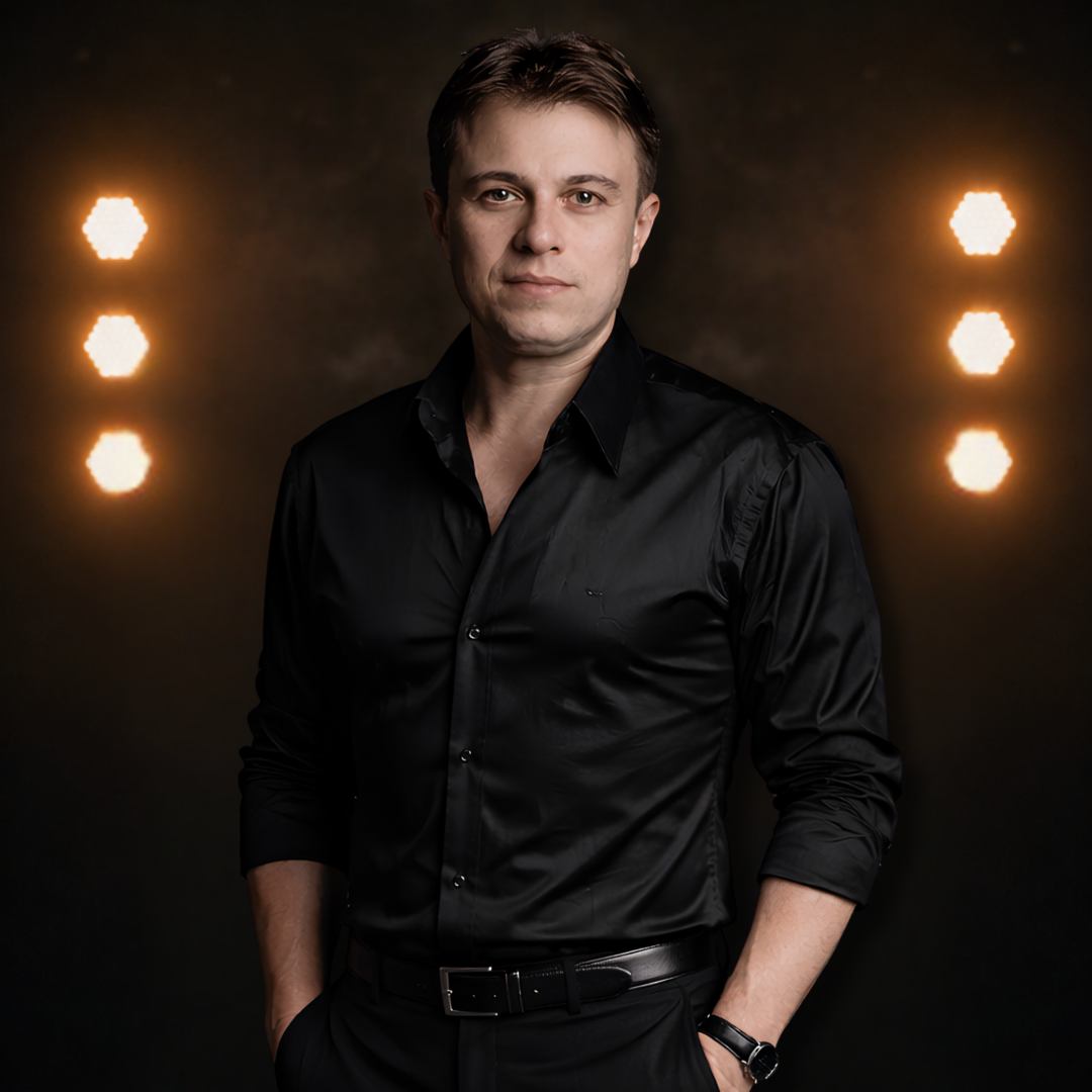 DJ Renatinho — Retrato profissional com luzes de palco